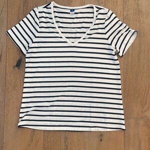 NWOT Old Navy Women Luxe T shirt Stripe White Navy Blue XS v neck cotton